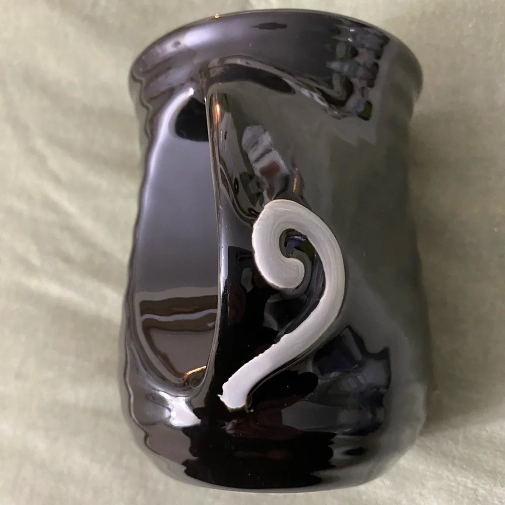 Pottery hand warmer mug black kitty cat face ribbed UBM